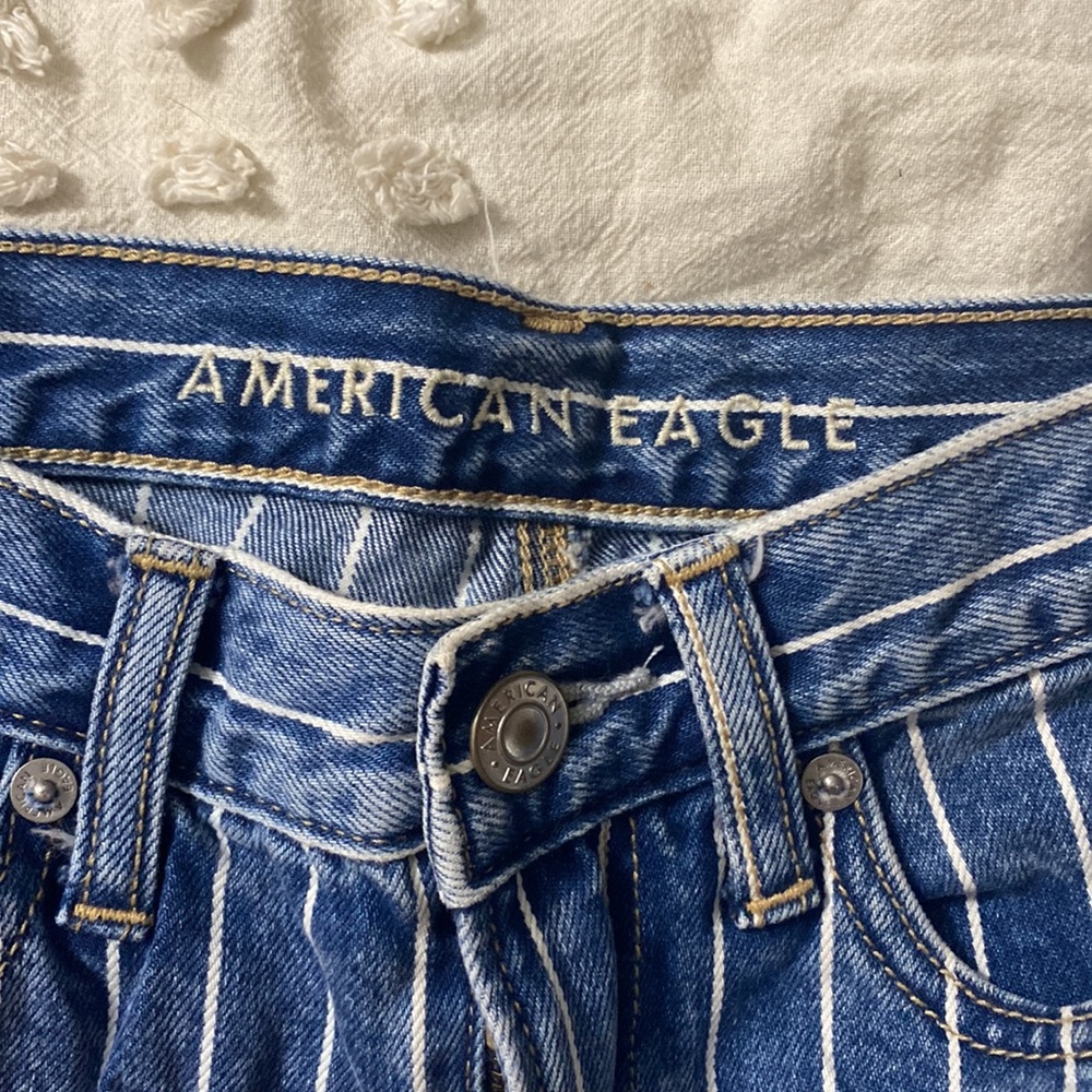 Mom Jeans - Picture 2 of 2